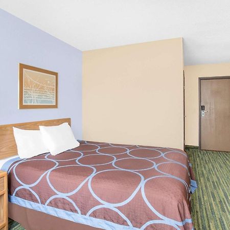 Boarders Inn & Suites By Cobblestone Hotels Waterloo Cedar Falls Exteriör bild