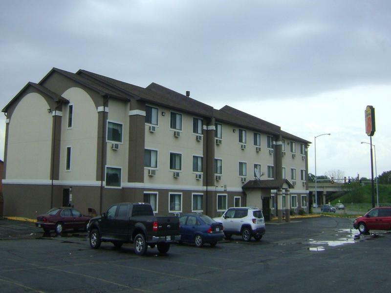 Boarders Inn & Suites By Cobblestone Hotels Waterloo Cedar Falls Exteriör bild